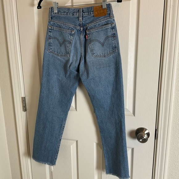 Levi's woman’s Wedgie Straight Size w24 L26 - Picture 10 of 15